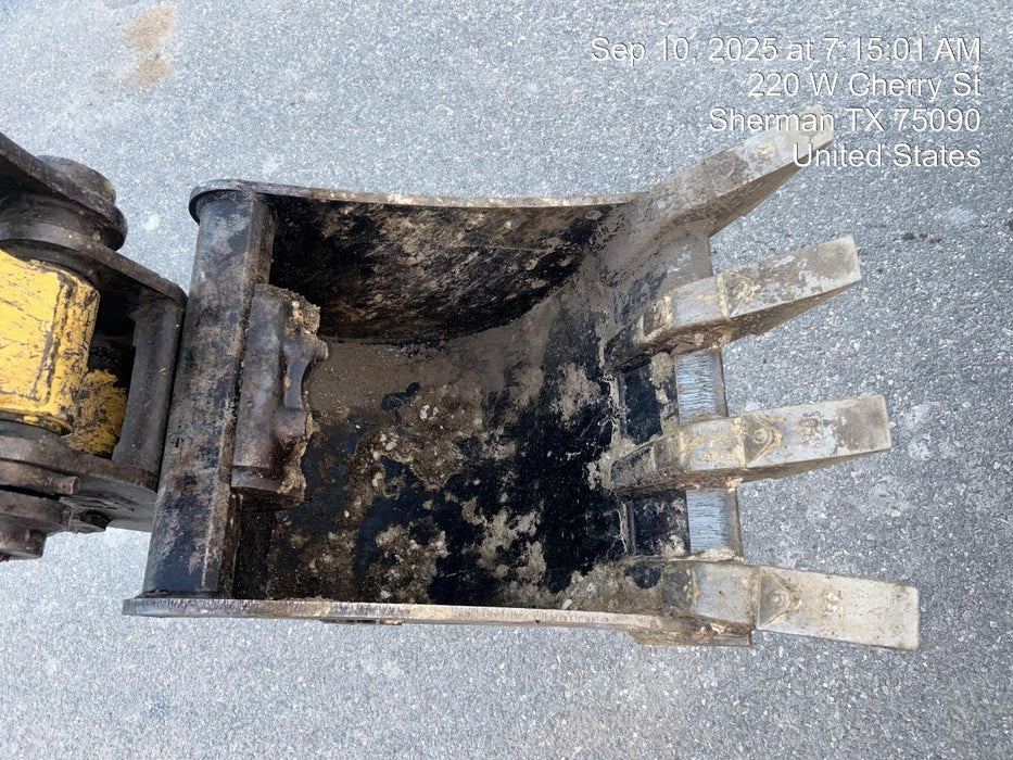 2025 TAKEUCHI 18" HD Bucket - Takeuchi