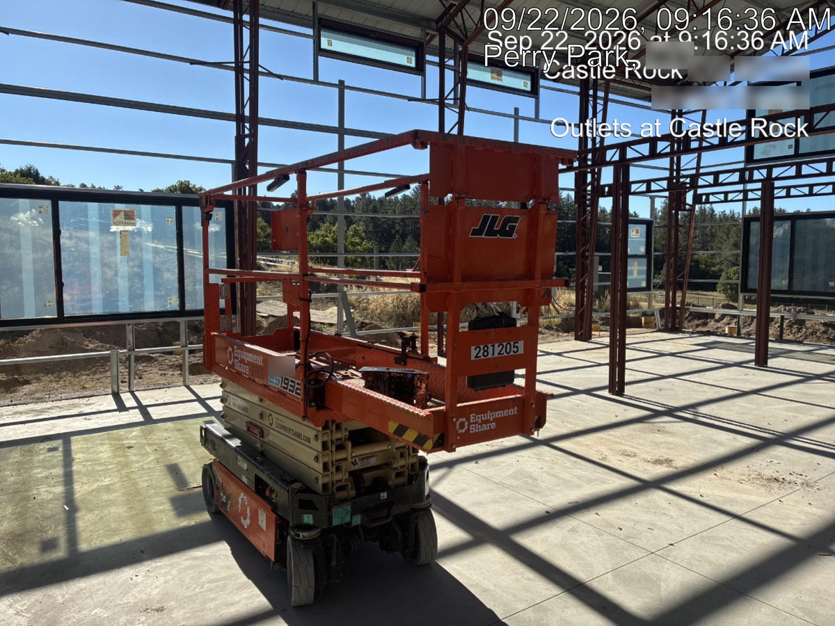 2022 JLG ES1932