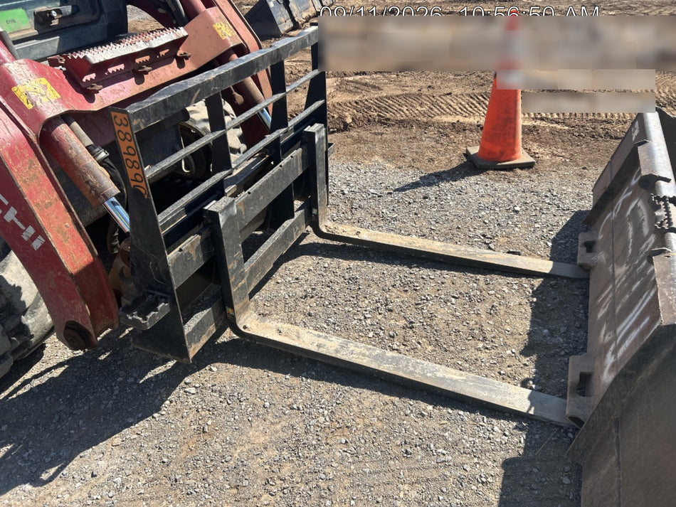 2024 ARROW MATERIAL HANDLING 48" Pallet Forks - Arrow