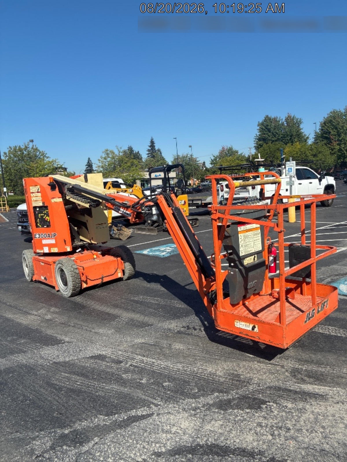 2019 JLG E300AJP