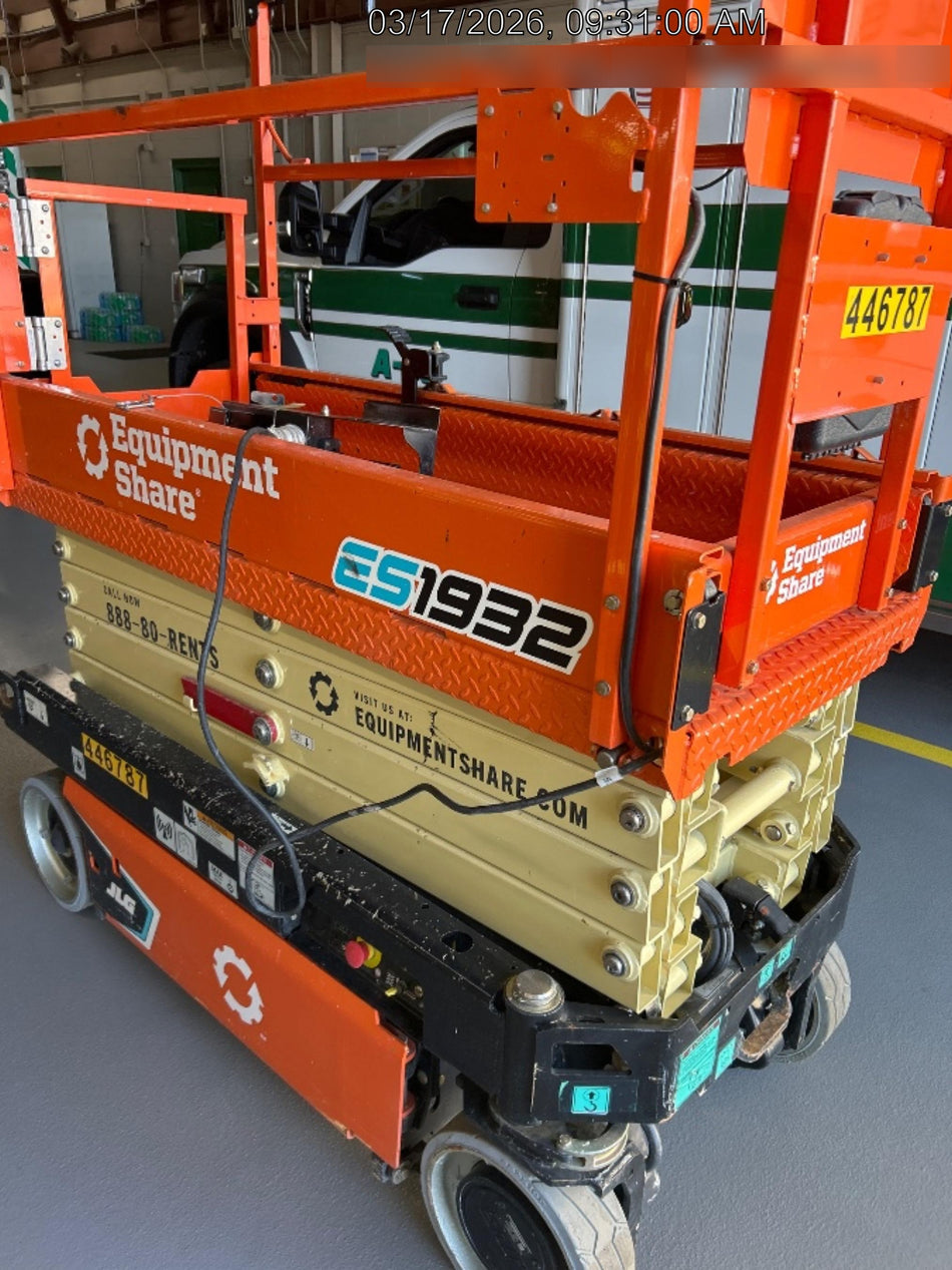 2024 JLG ES1932