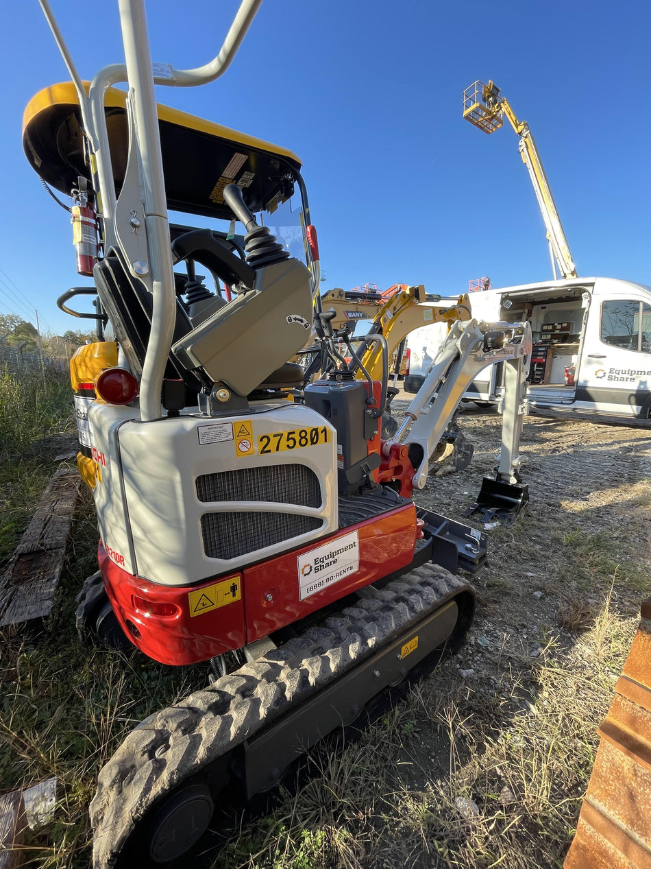 2022 TAKEUCHI TB210R