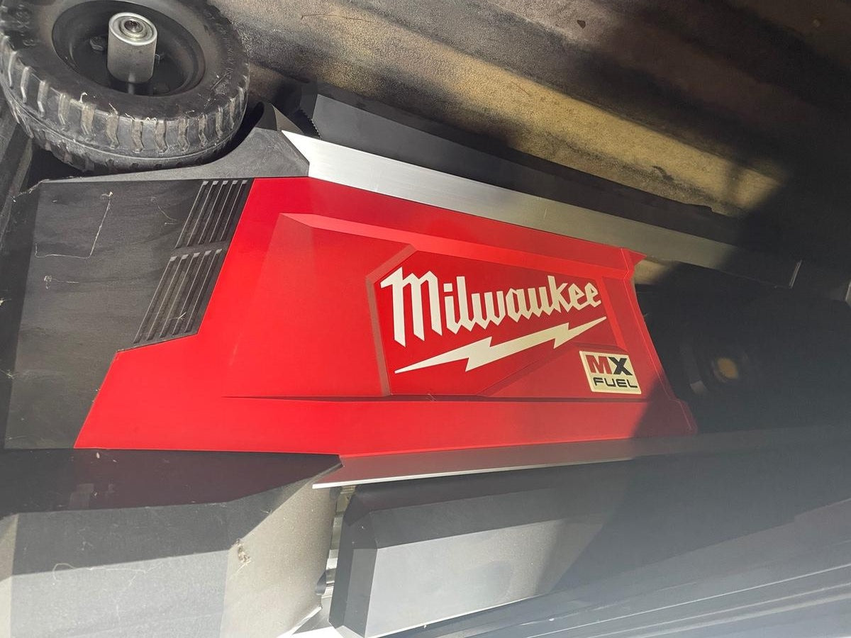 2023 MILWAUKEE MXF041-1XC