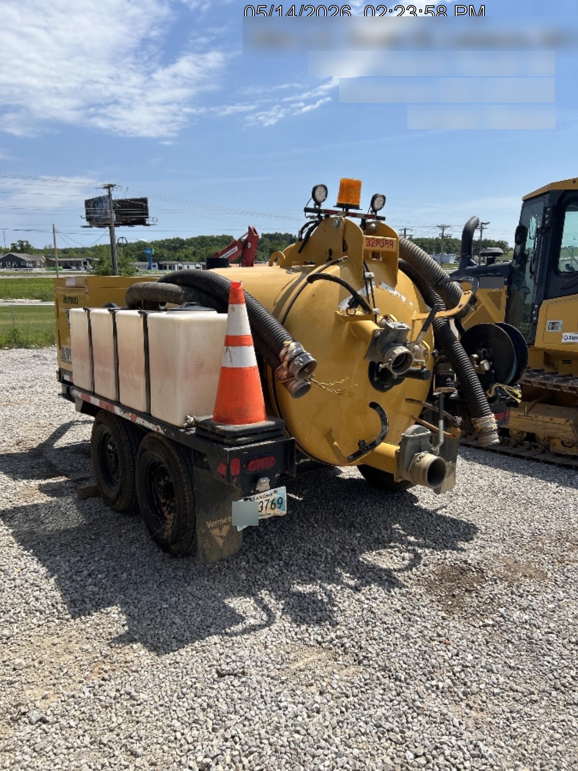 2023 VAC-TRON LP573XDT
