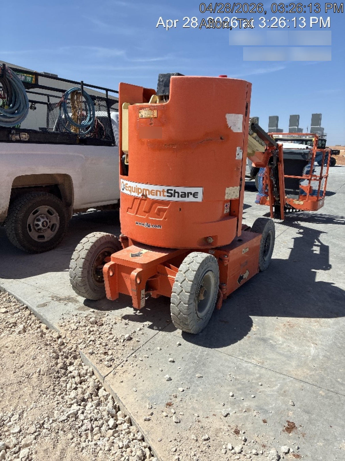 2019 JLG E300AJP