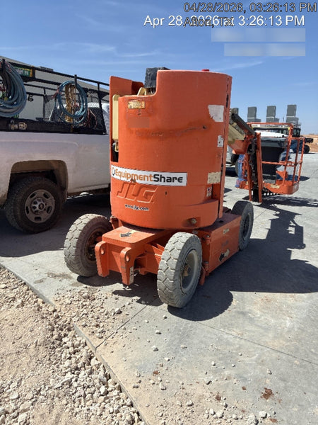 2019 JLG E300AJP