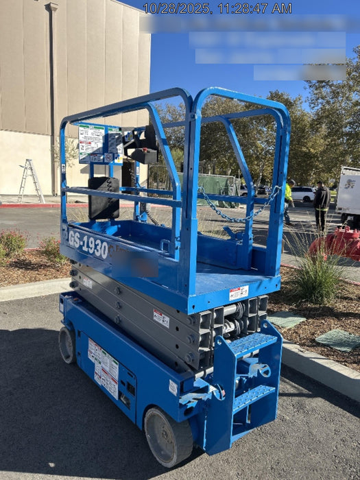 2019 Genie GS-1930 Fixed rails with chain Entry