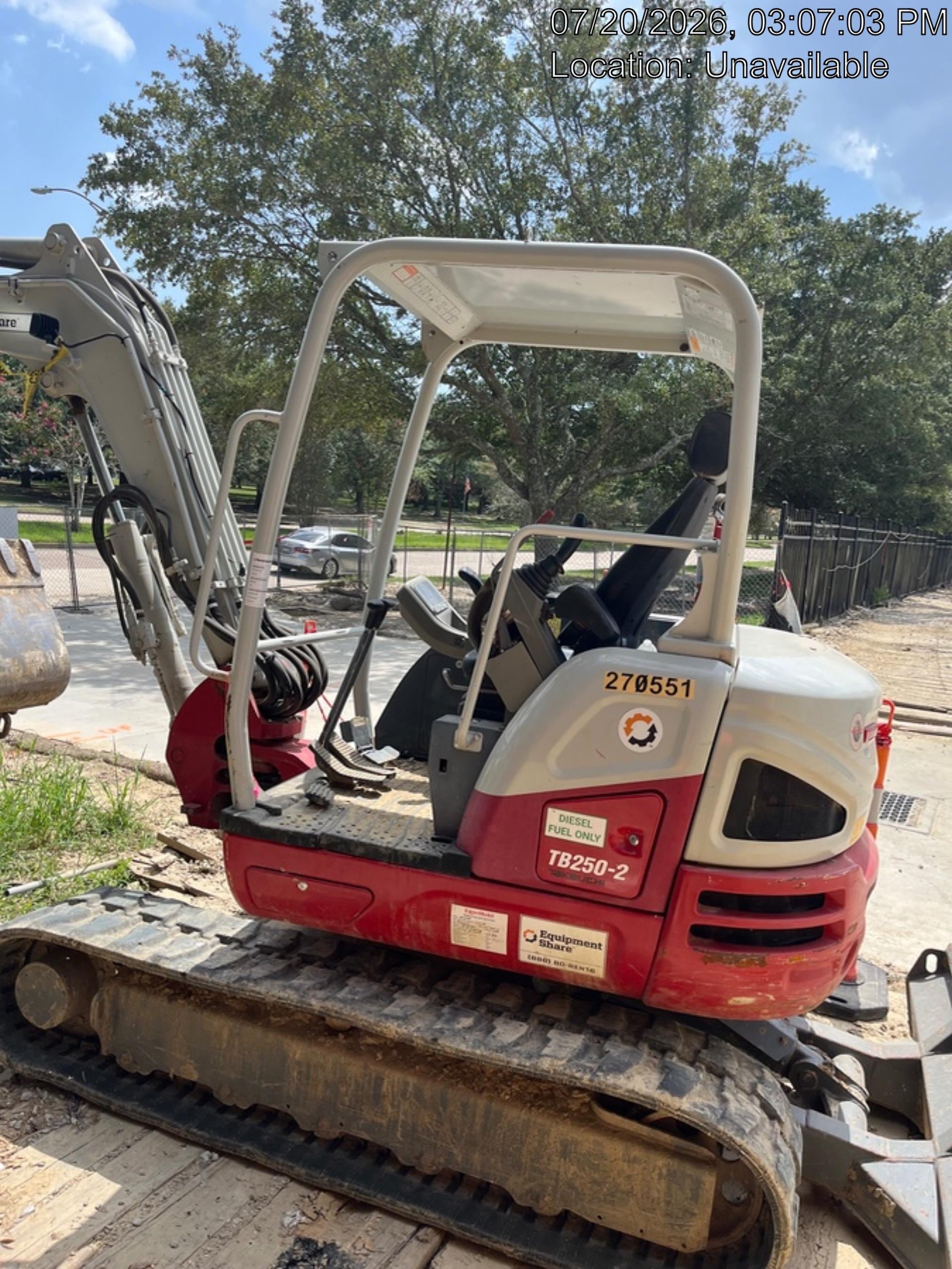2022 TAKEUCHI TB250-2R