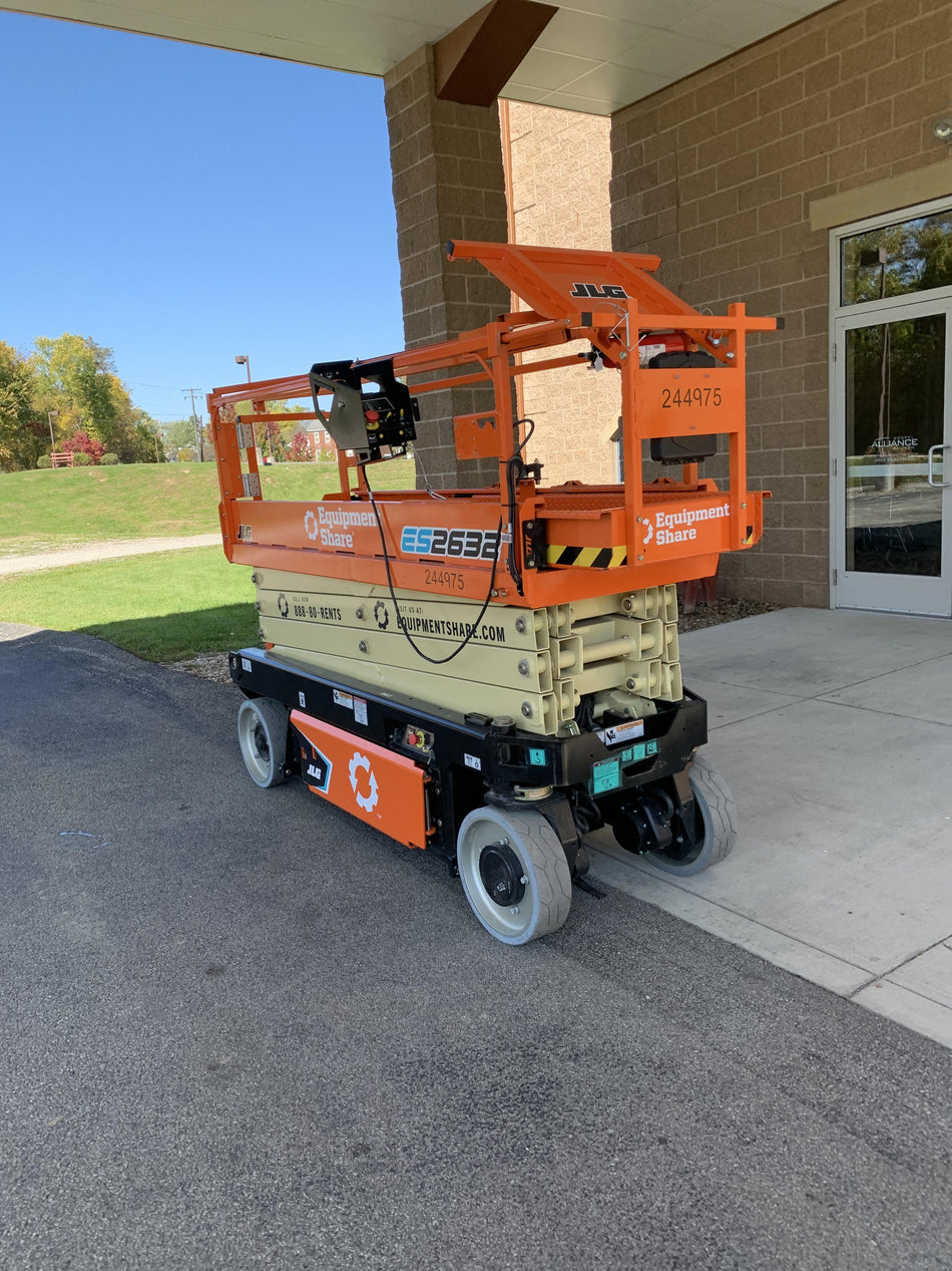 2022 JLG ES2632