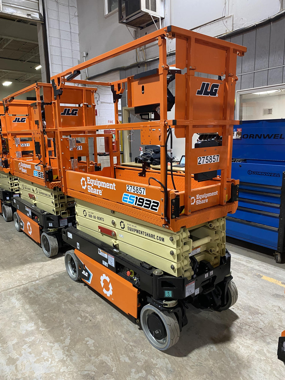 2022 JLG ES1932