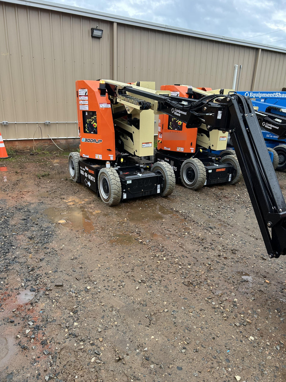 2025 JLG E300AJP