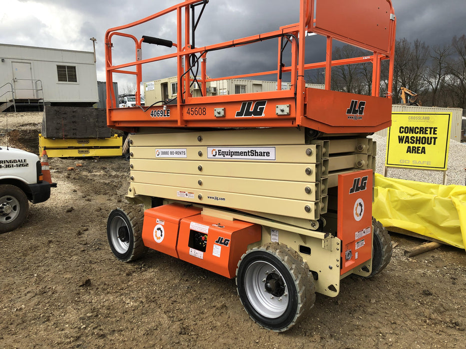2019 JLG 4069LE