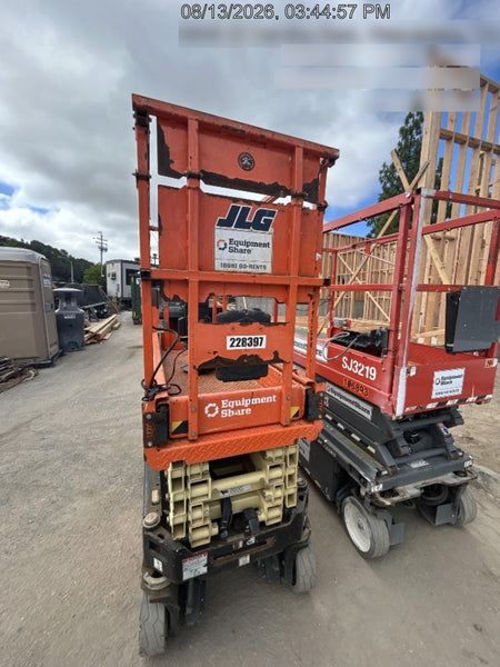2022 JLG ES1932