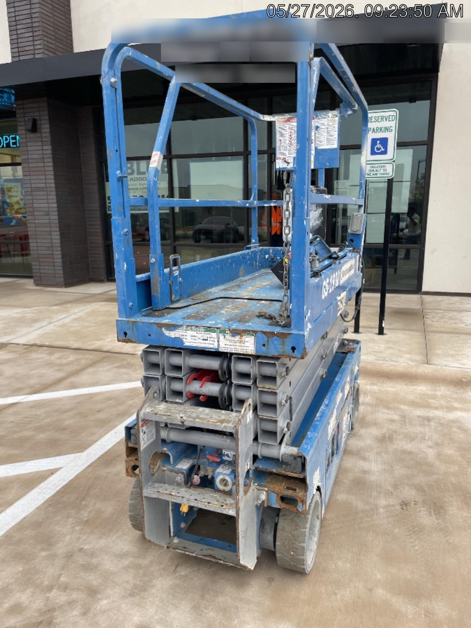 2019 Genie GS-1930 Fixed Rails with Chain Entry