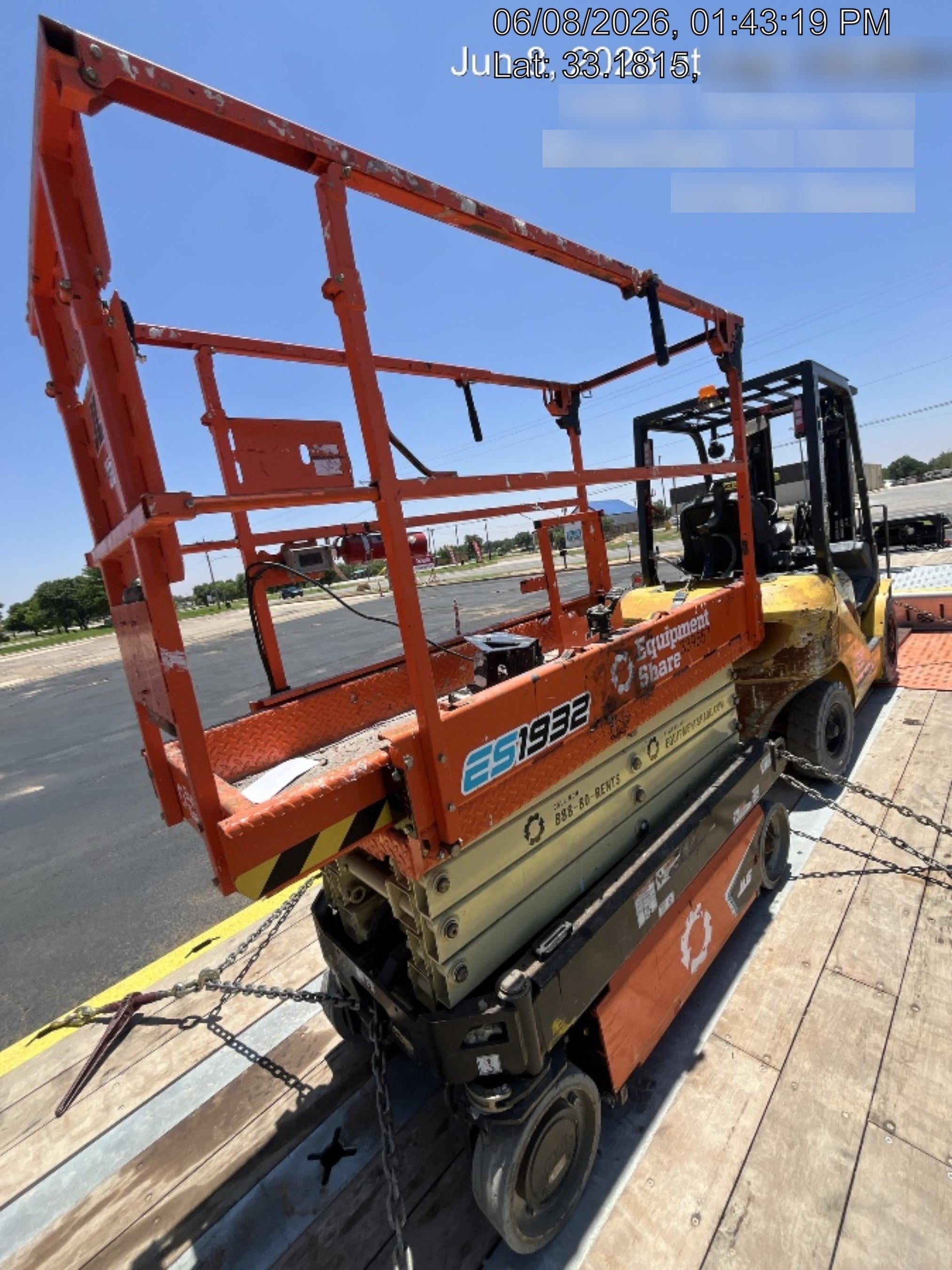 2023 JLG ES1932