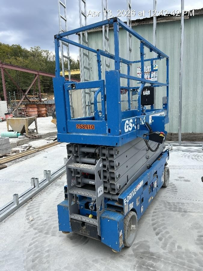 2022 GENIE GS-3232