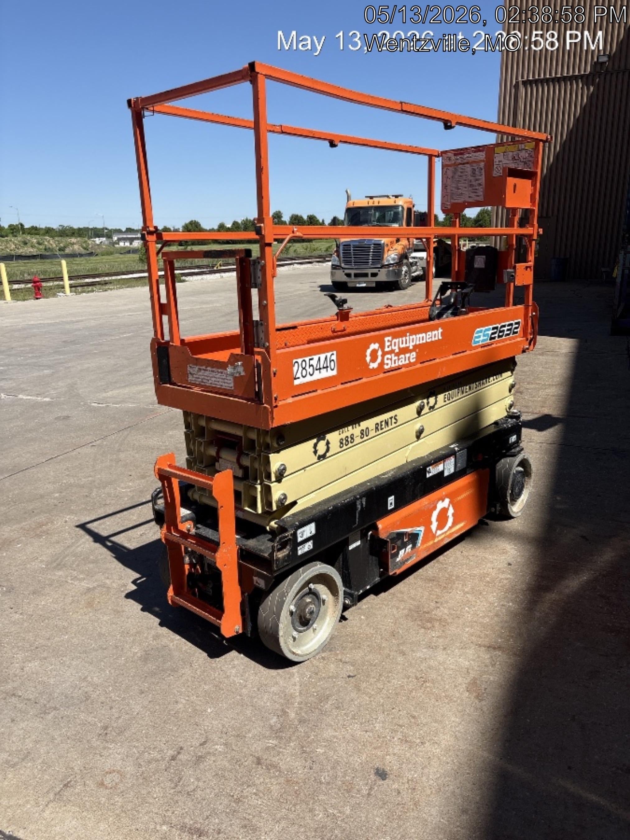 2022 JLG ES2632