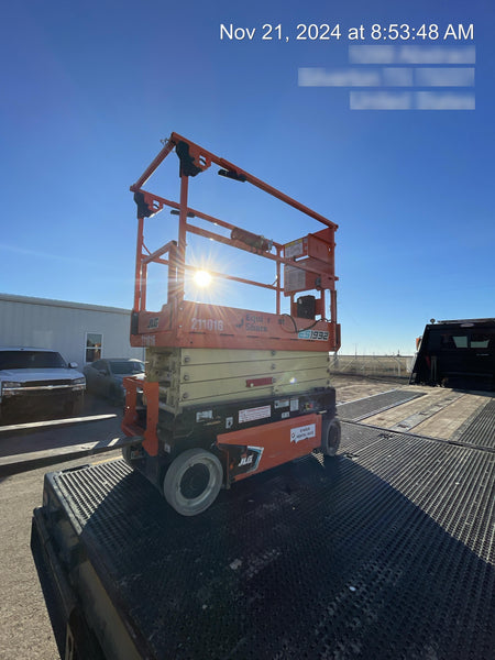 2022 JLG ES1932