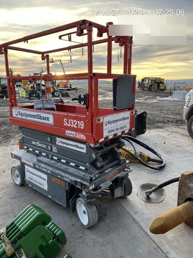 2021 SKYJACK SJ3219