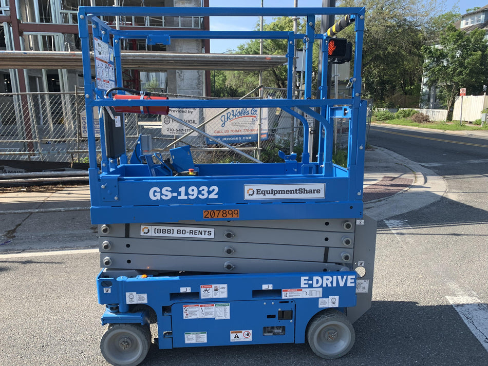2022 GENIE GS-1932