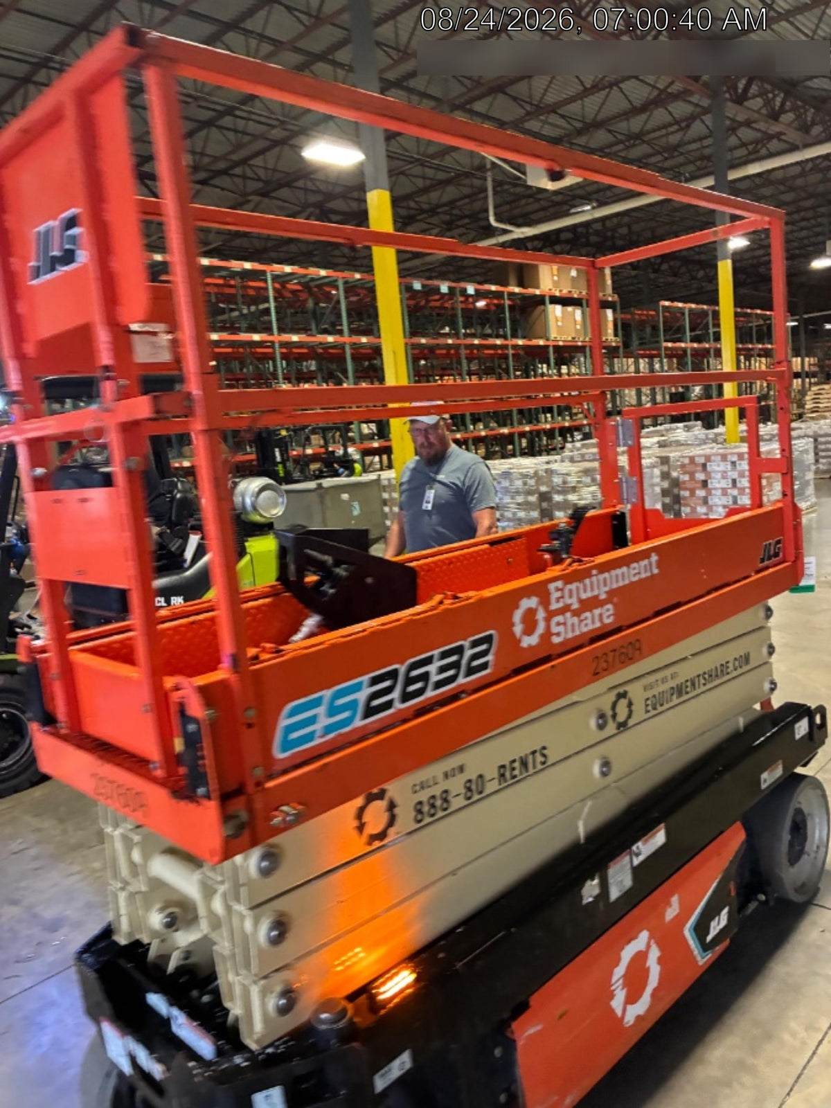 2022 JLG ES2632
