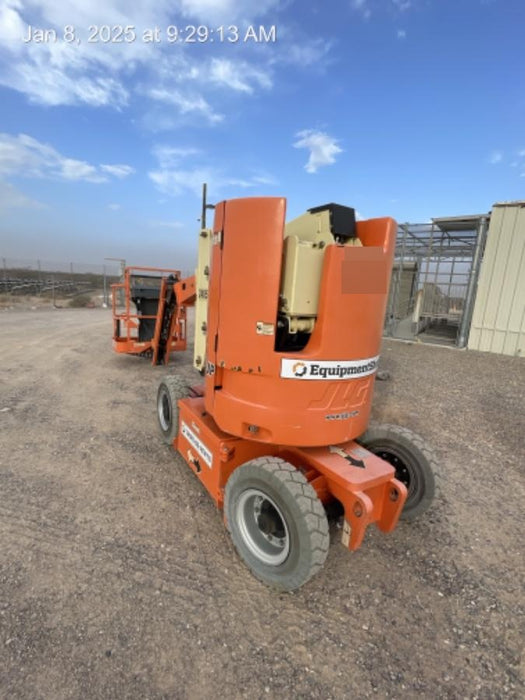 2019 JLG E300AJP