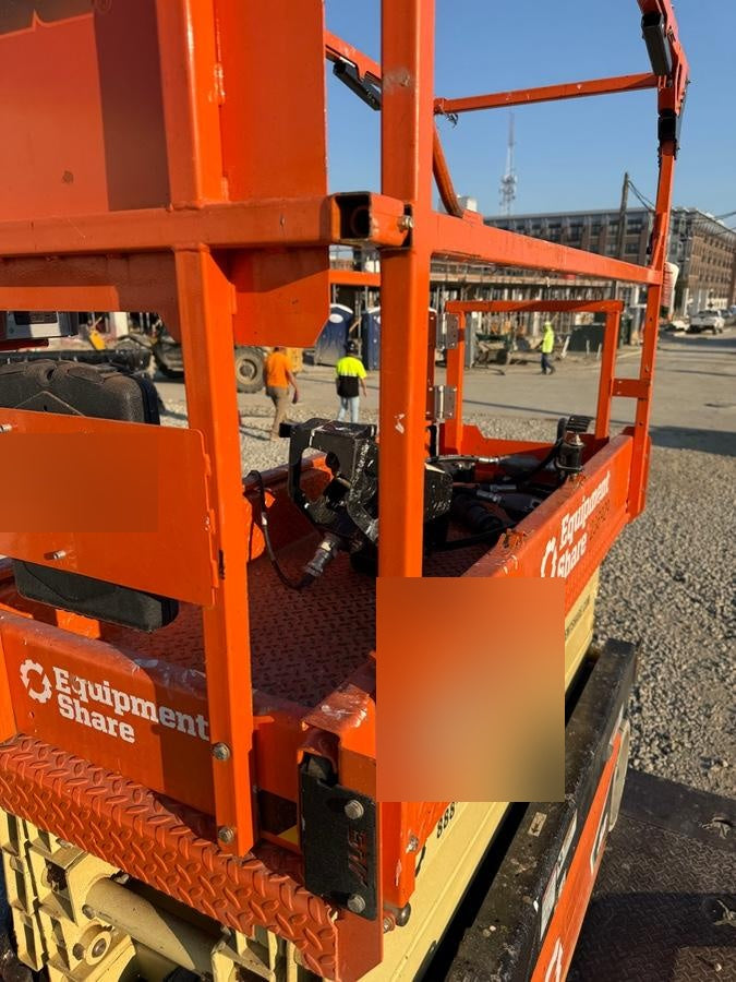 2022 JLG ES1932