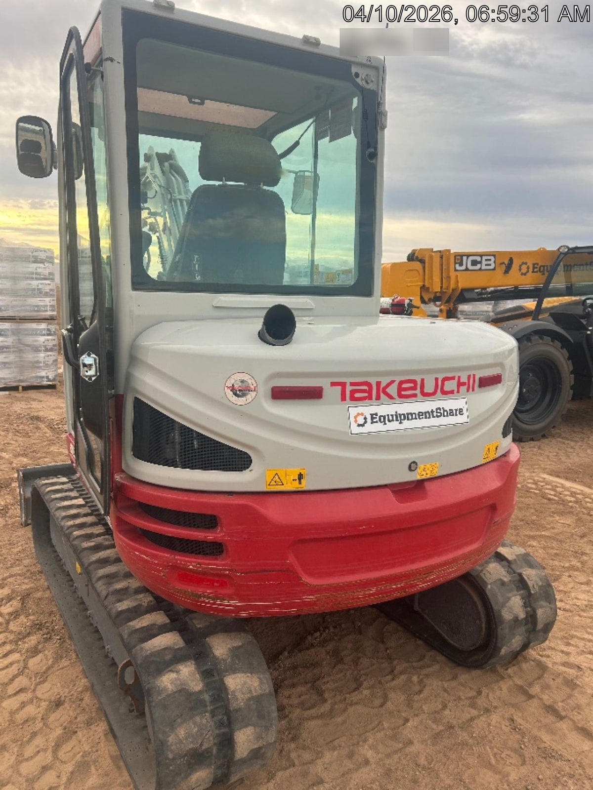 2023 TAKEUCHI TB250-2CR