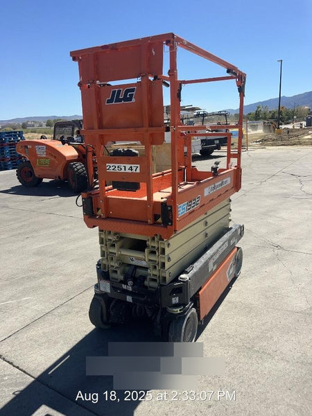 2022 JLG ES1932