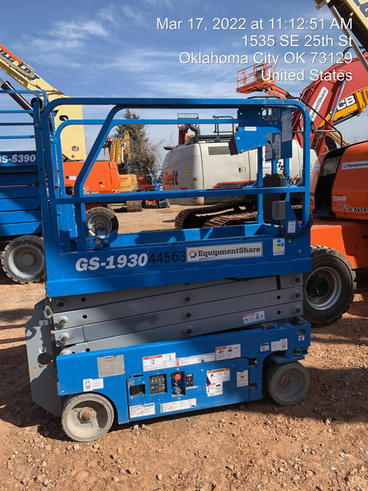 2019 Genie GS-1930 Fixed rails with chain Entry