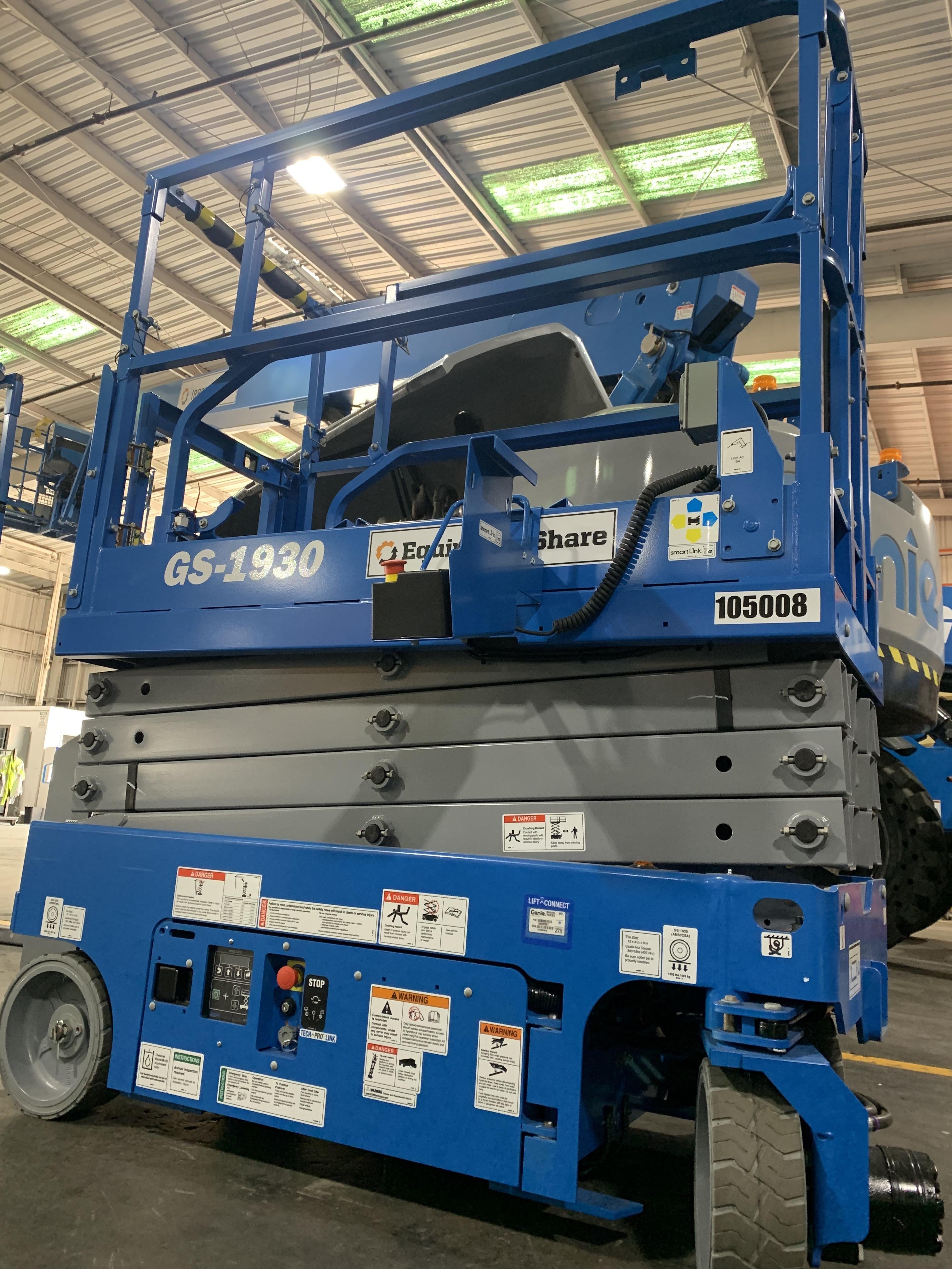 2020 Genie GS-1930 Solid Non Marking Tires, Beacon, Folding rails with half height swing gate, 800W Inverter