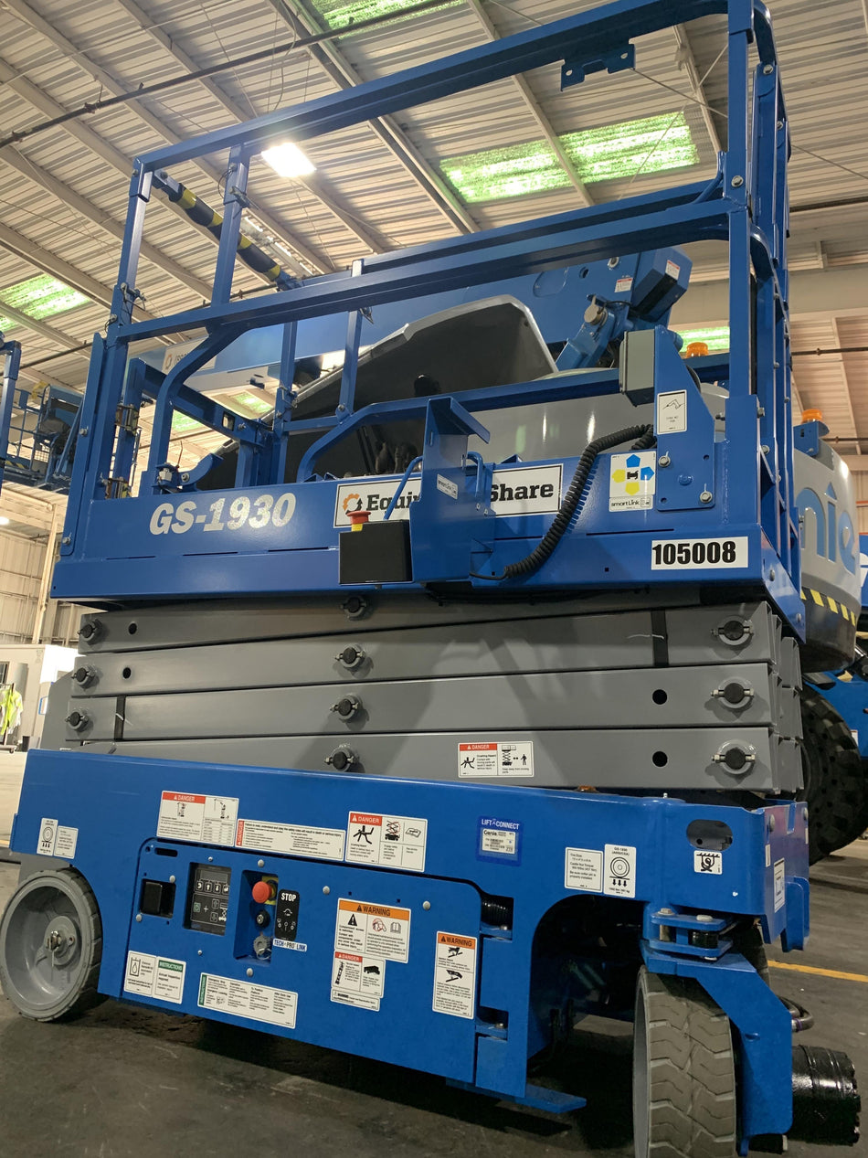 2020 Genie GS-1930 Solid Non Marking Tires, Beacon, Folding rails with half height swing gate, 800W Inverter