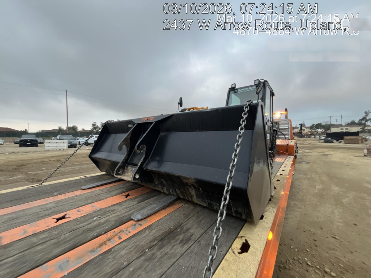 2025 JLG 1001100823