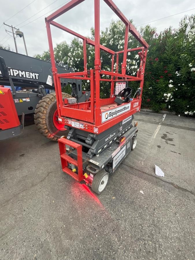 2020 Skyjack SJIII-3219 Solid NM Tires, Half height spring hinged entry gate, Dual Beacons, 800W Inverter