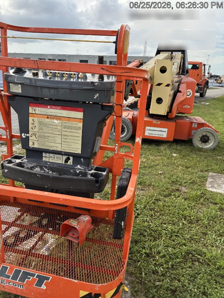 2022 JLG E400AJP Narrow