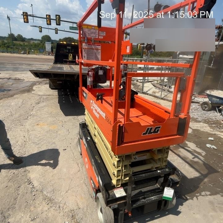 2025 JLG ES1932
