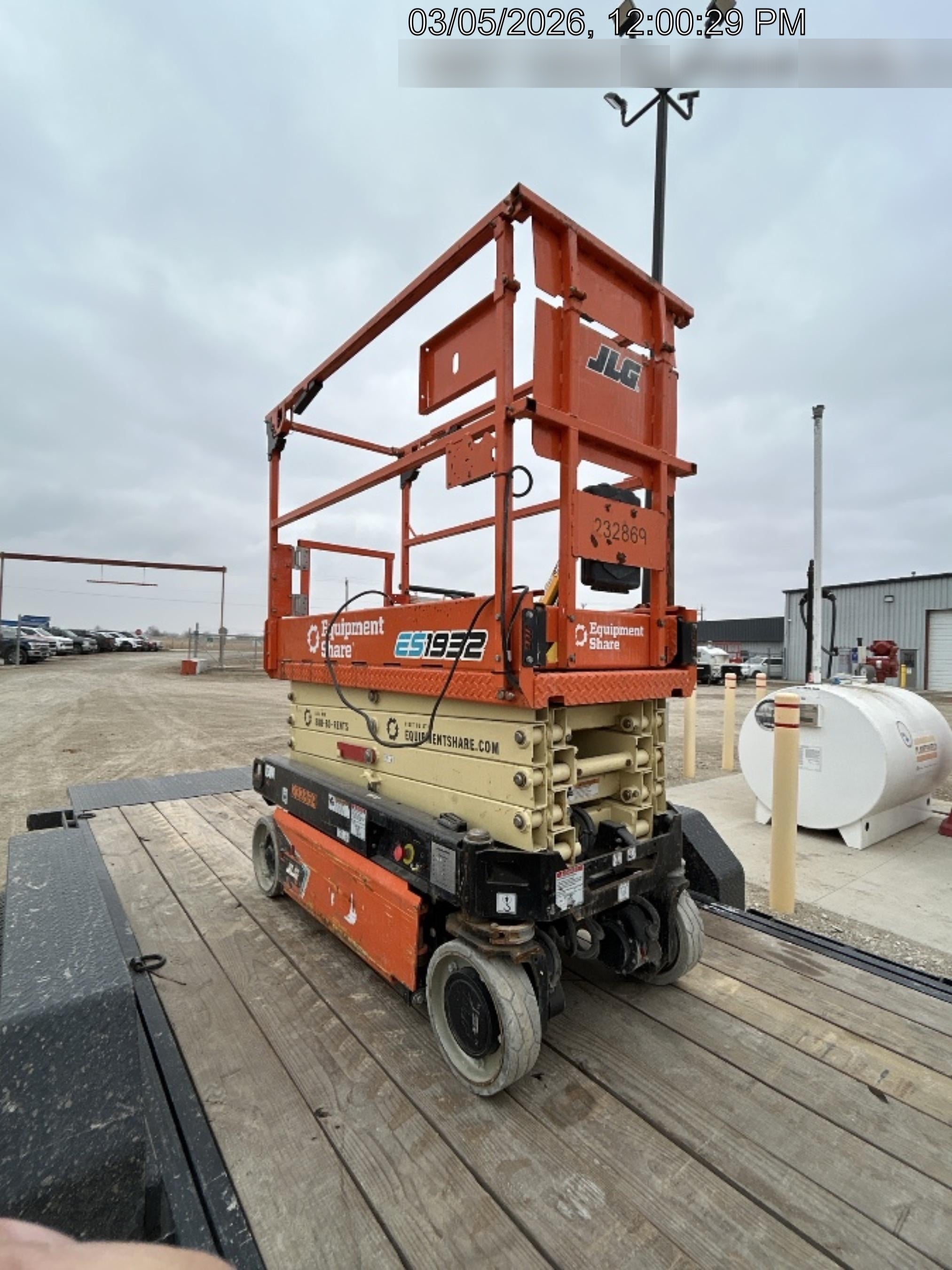 2022 JLG ES1932