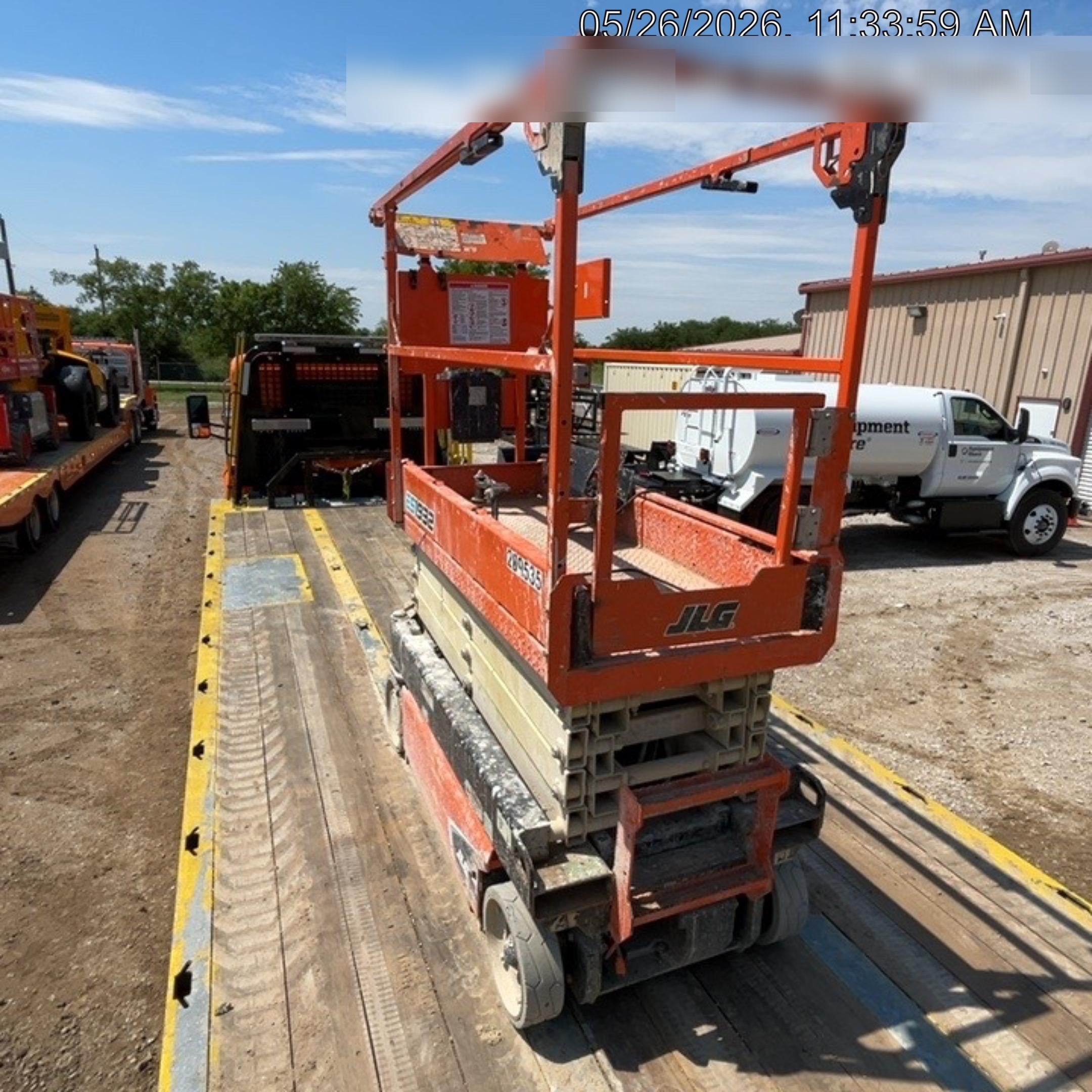 2022 JLG ES1932