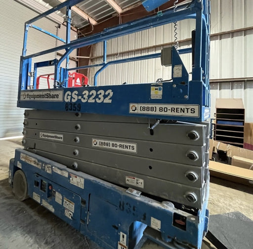 2018 Genie GS-3232 Genie GS3232 Lift w/Folding Rails and Swing Gate