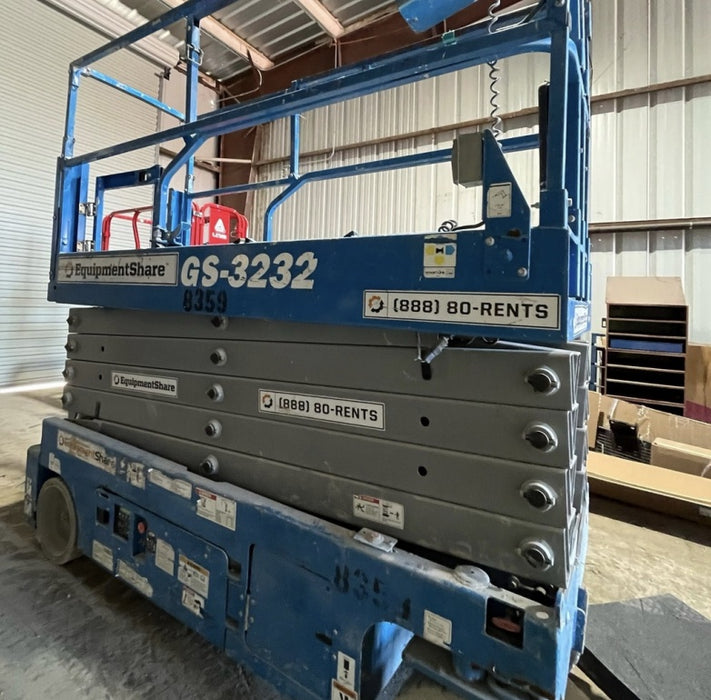 2018 Genie GS-3232 Genie GS3232 Lift w/Folding Rails and Swing Gate