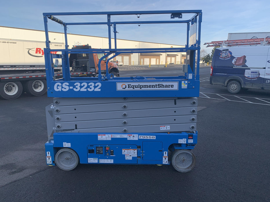 2020 Genie GS-3232 Standard, Folding half height swing gate, 800W Inverter