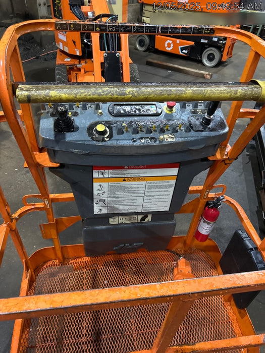 2019 JLG E300AJP