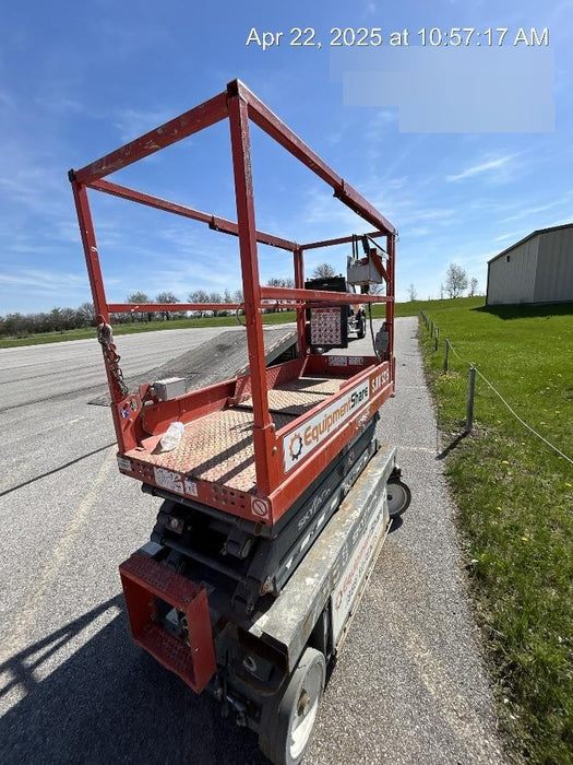 2018 Skyjack SJIII-3219 Skyjack SJIII3219 Scissor Lift w/Trojan Batteries