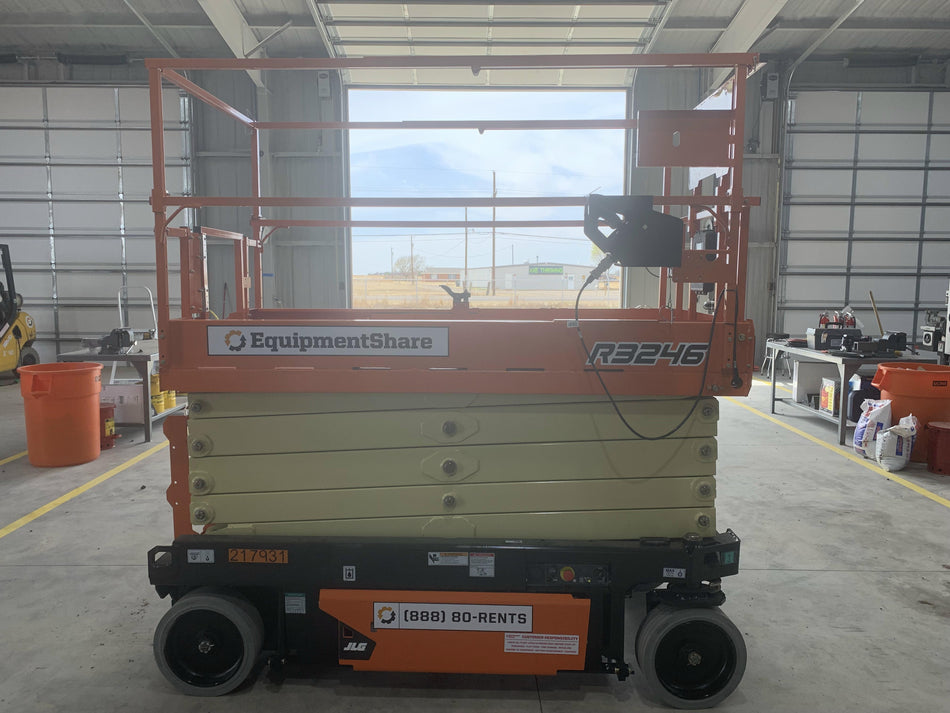 2022 JLG R3246