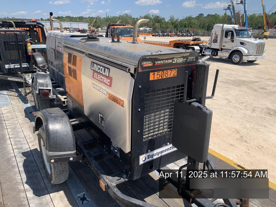 2021 Lincoln Electric Vantage 322 Vantage 322 Ready Pak 3 w/ Telematics & Decals, ORANGE (includes trailer, cable rack, fender light kit)