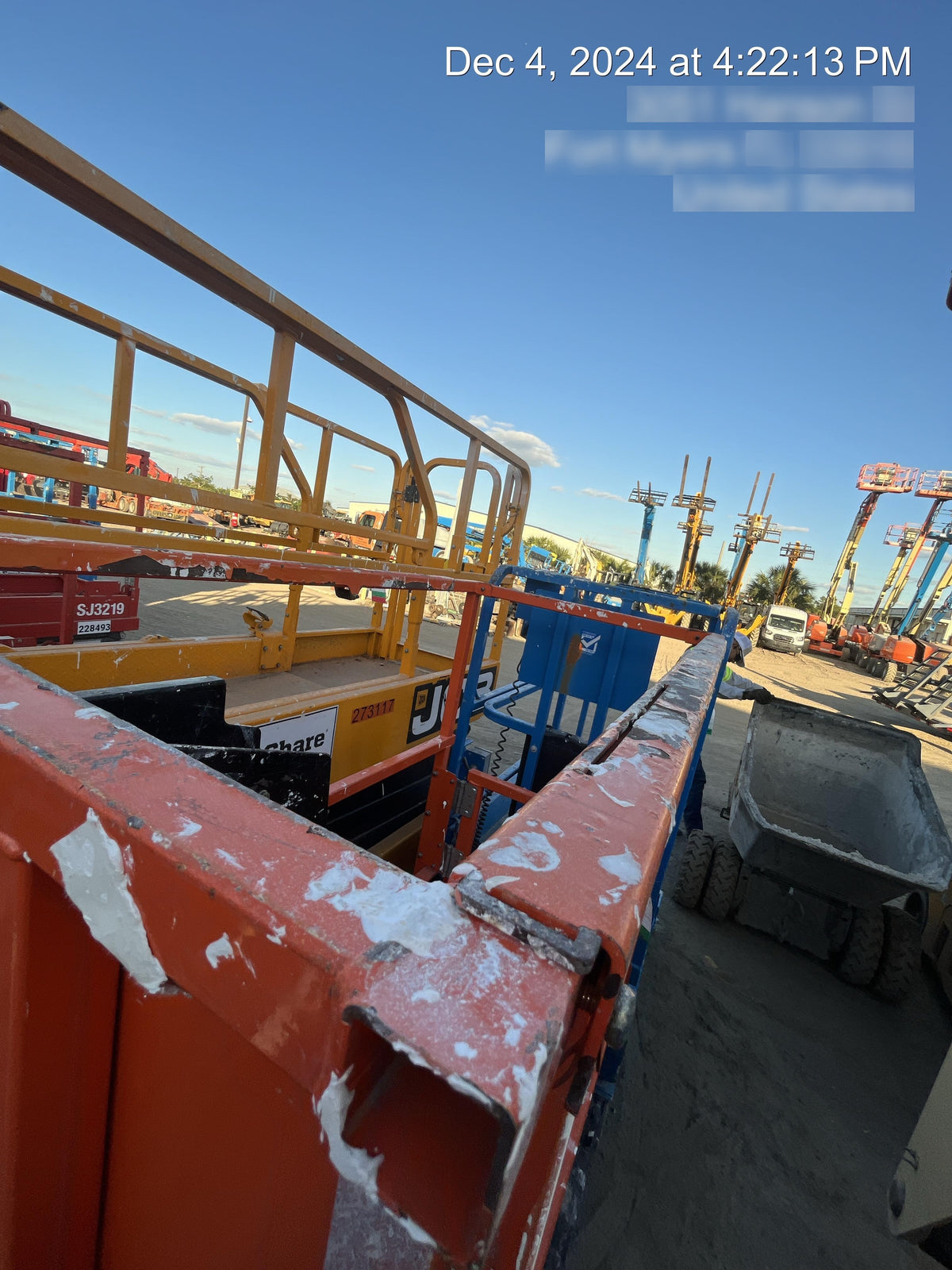 2021 JLG ES1330L
