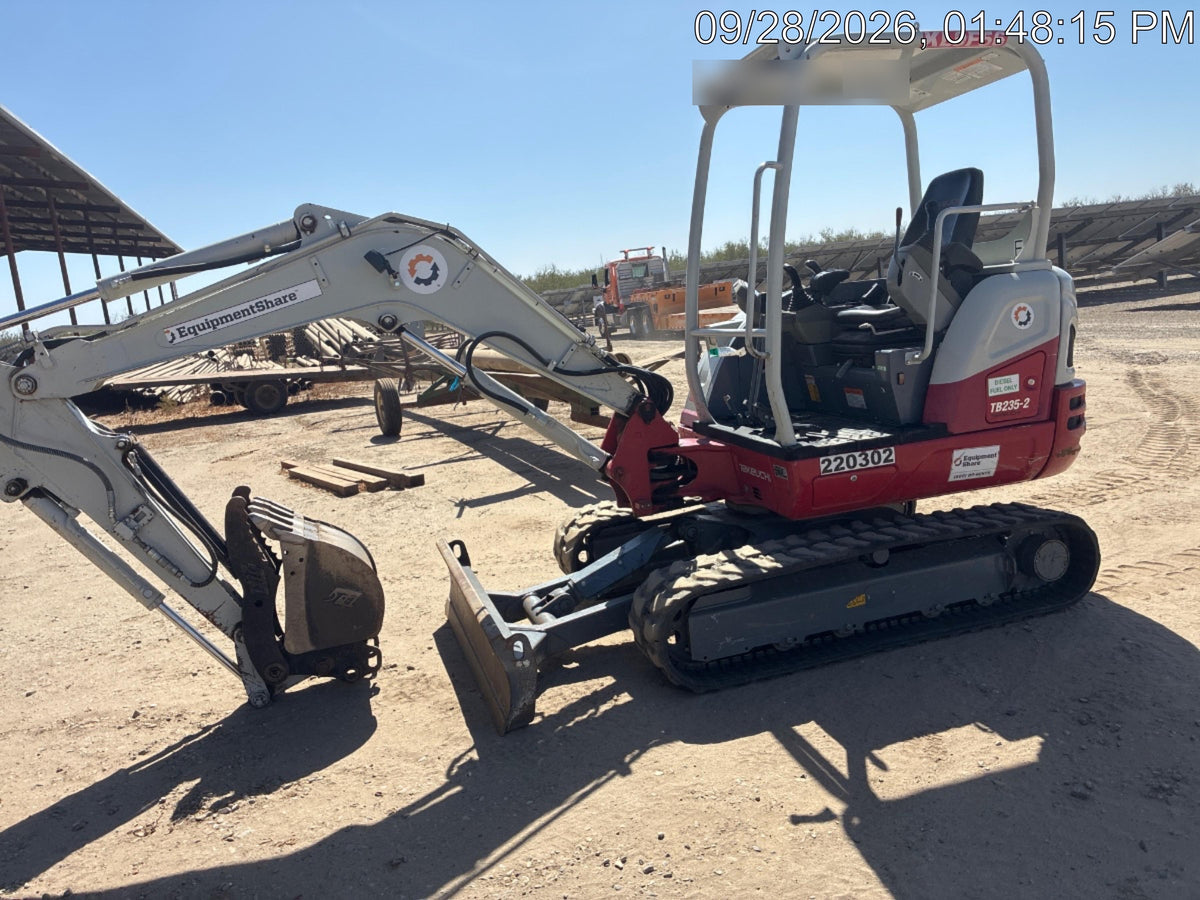 2022 TAKEUCHI TB235-2R