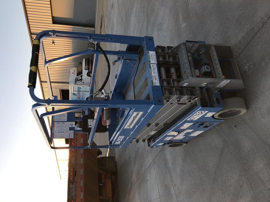 2019 Genie GS-1930 Fixed Rails with Chain Entry