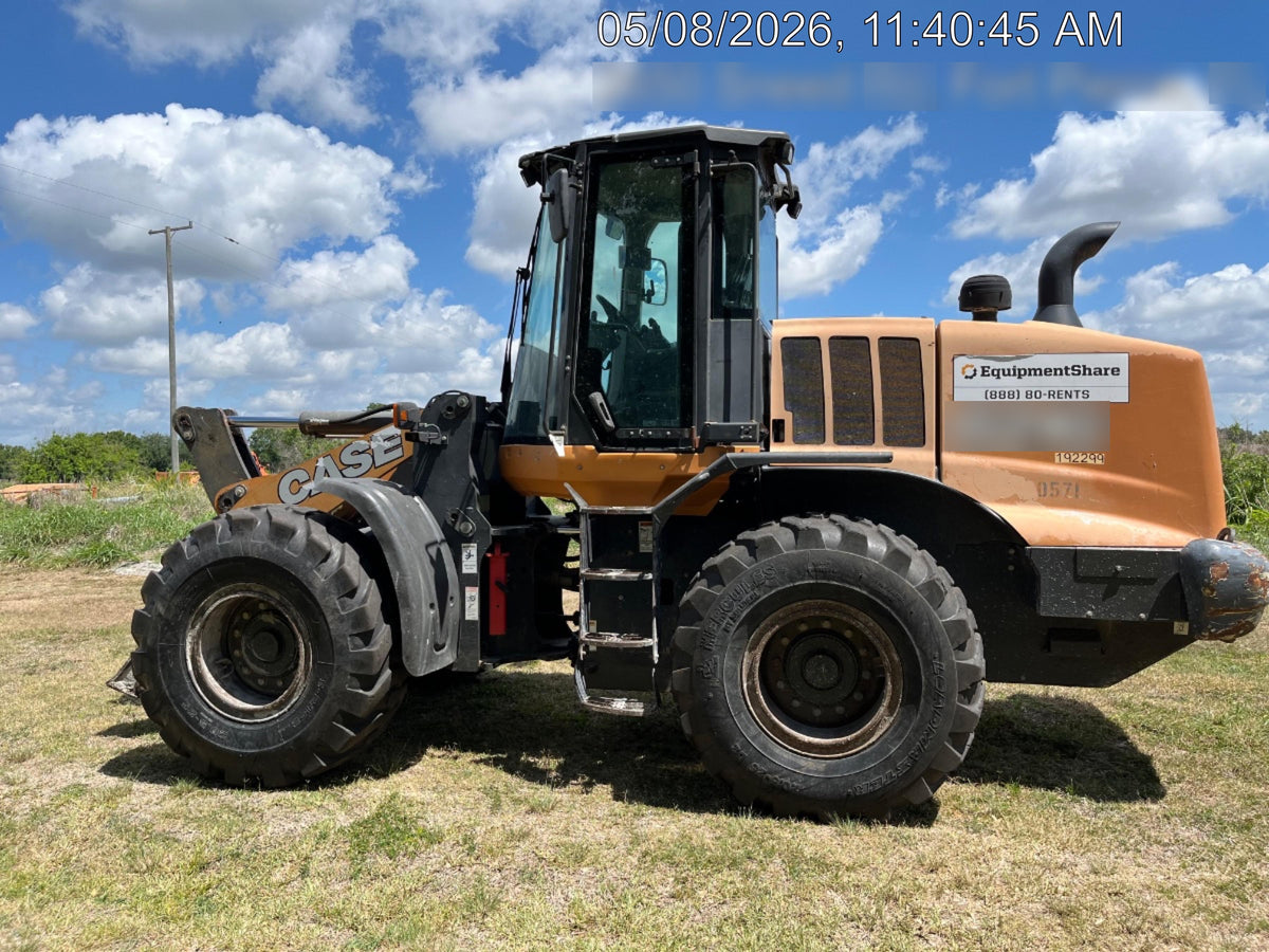 2017 CASE 621G