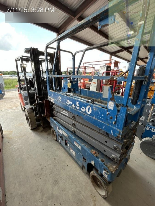 2017 Genie GS-1930 Genie GS-1930 Lift w/Fixed Rail and Chain Entry